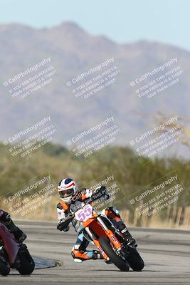 media/Dec-01-2025-Moto Forza (Mon) [[2daa91e15f]]/2-Intermediate Group/Session 3 (Turn 3)/